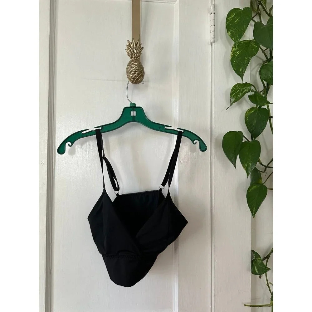 Women’s size extra large black bralette